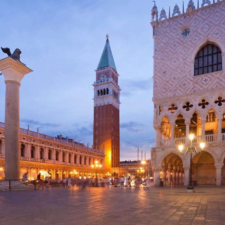 ヴェネツィアCosy Apt For 6 Pp Between San Marco And Rialto Bridgeアパートメント エクステリア 写真