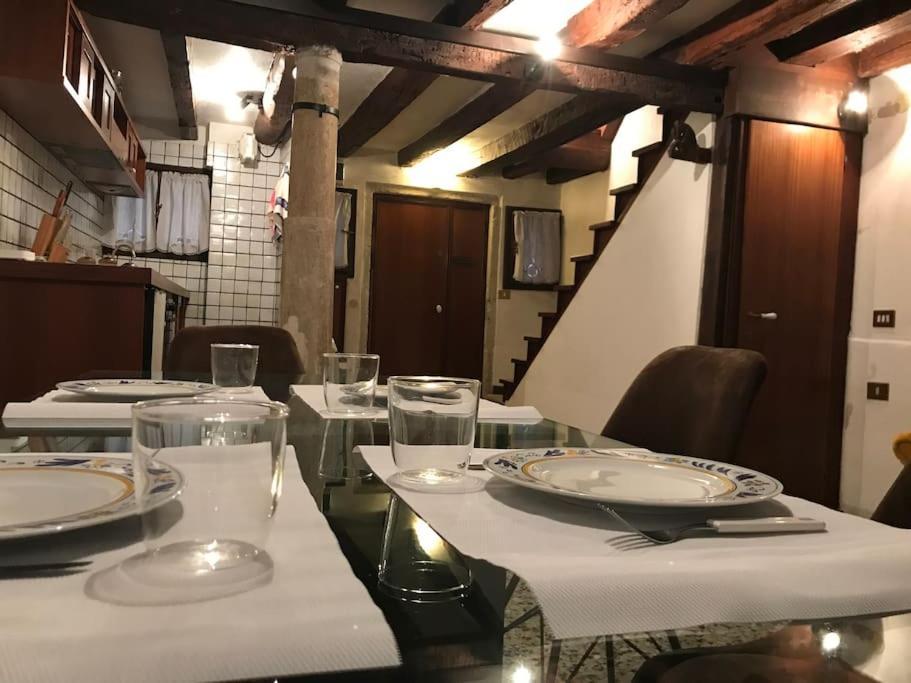 ヴェネツィアCosy Apt For 6 Pp Between San Marco And Rialto Bridgeアパートメント エクステリア 写真