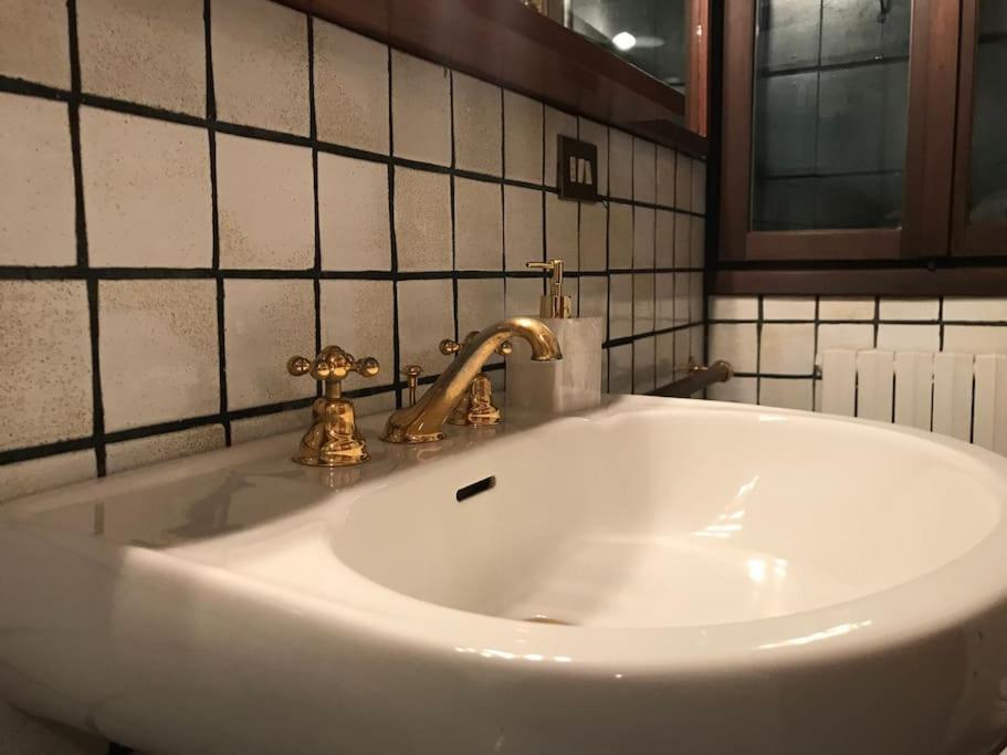 ヴェネツィアCosy Apt For 6 Pp Between San Marco And Rialto Bridgeアパートメント エクステリア 写真